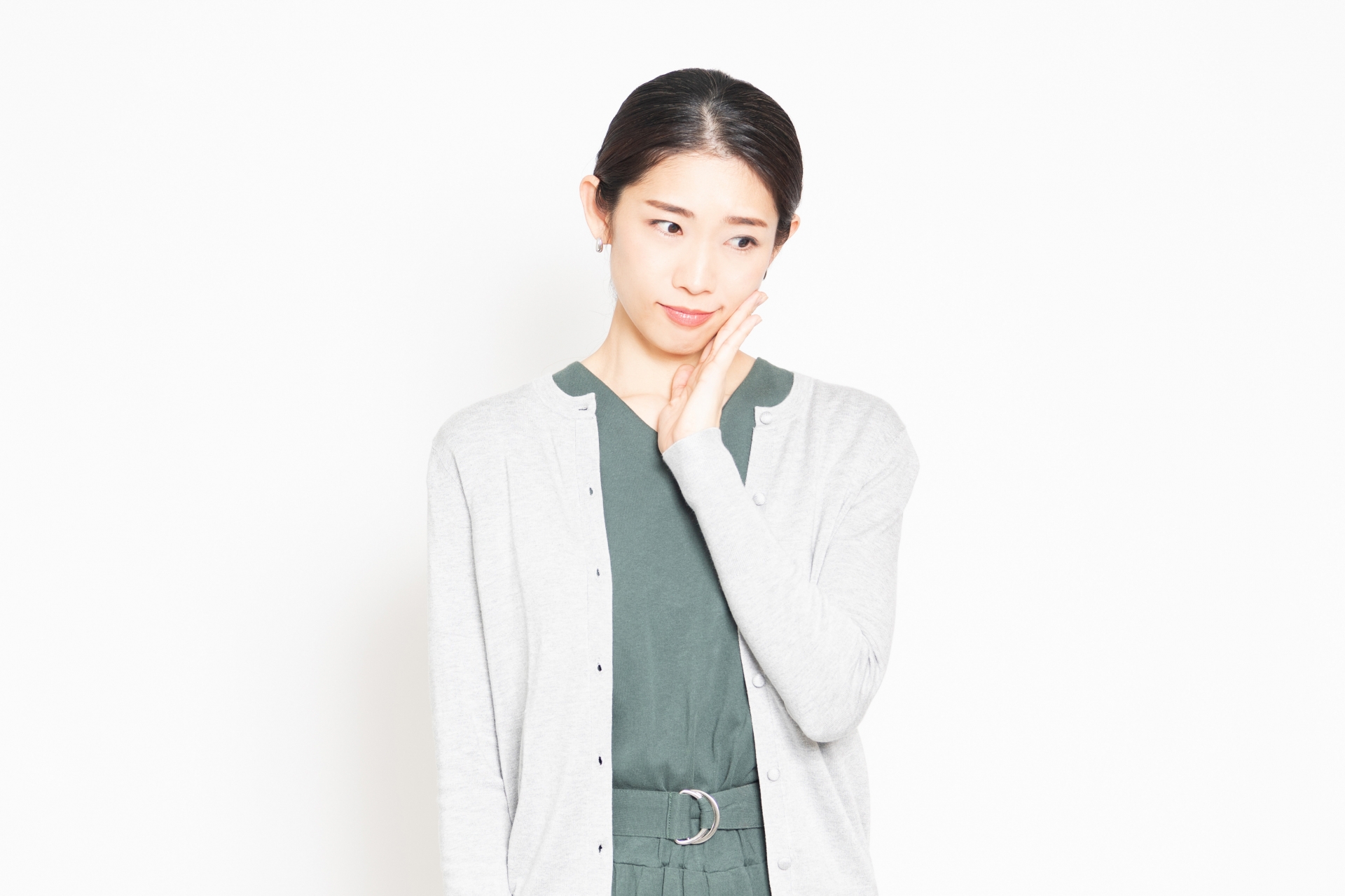 親知らずは何歳から生える？抜歯が必要な生え方についても