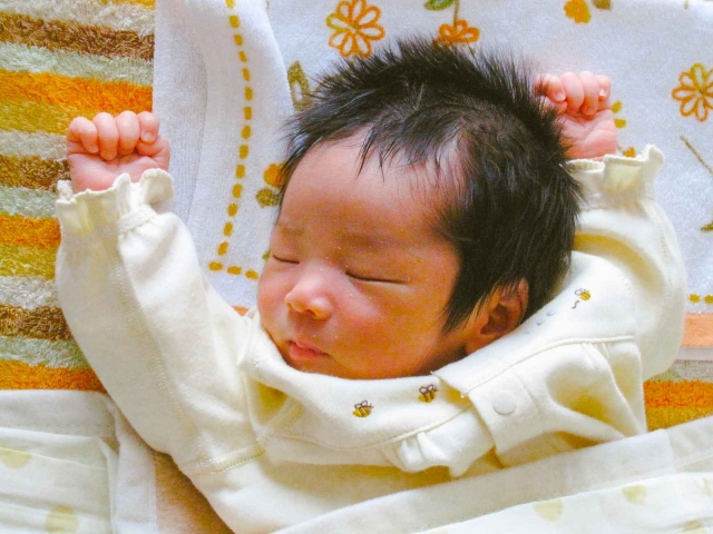 赤ちゃんのお口の中にある特殊な構造について