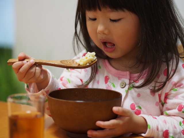 子どもも硬いものを食べた方が良い理由